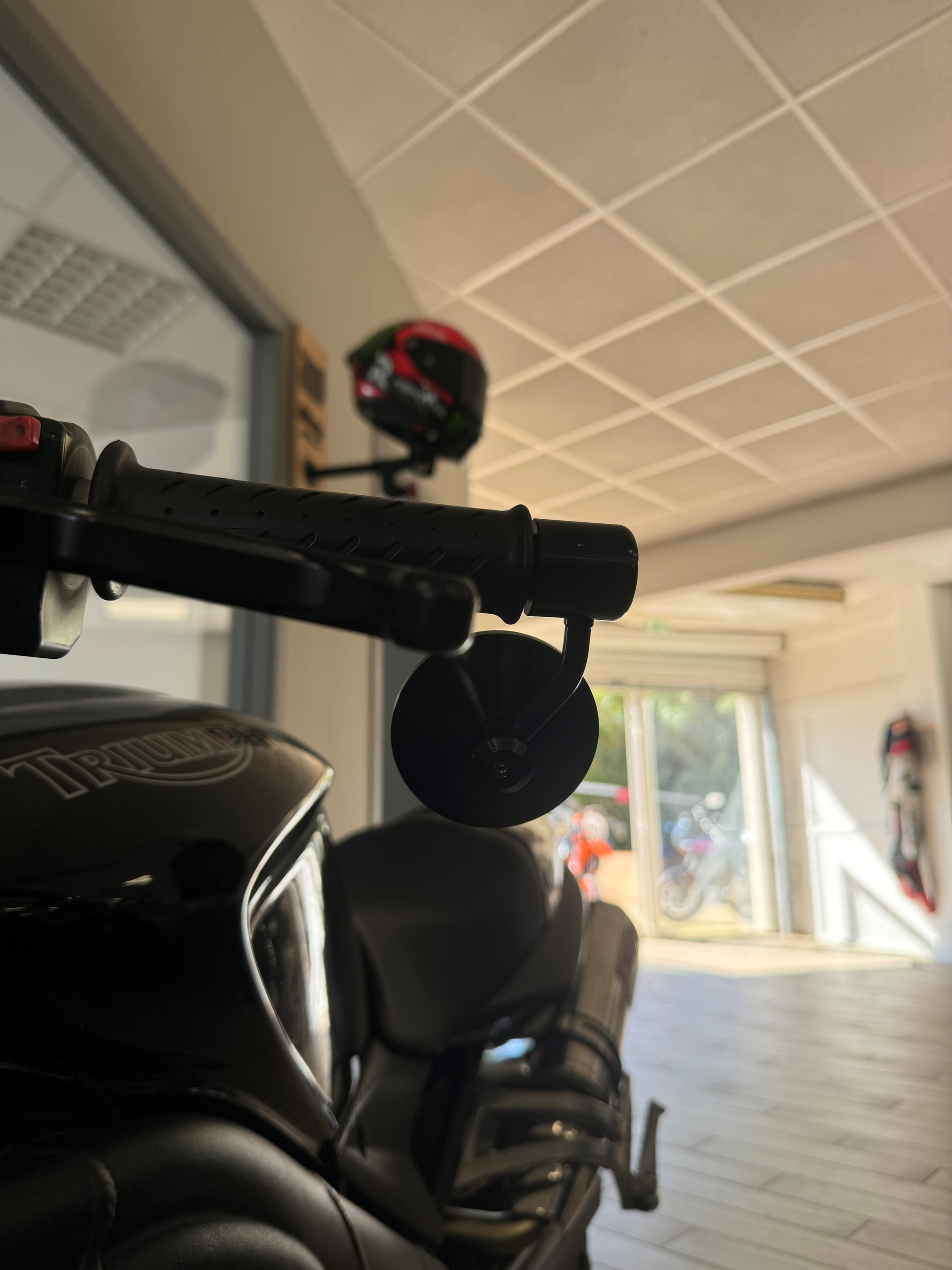retroviseuremboutdeguidonenboutdeguidonchaftrebelcaferacerneoretroriders34shopmagasinequipementmotomotardbarheraultoccitaniemontpelliernoirblacktriumphspeedtriple1050promo1