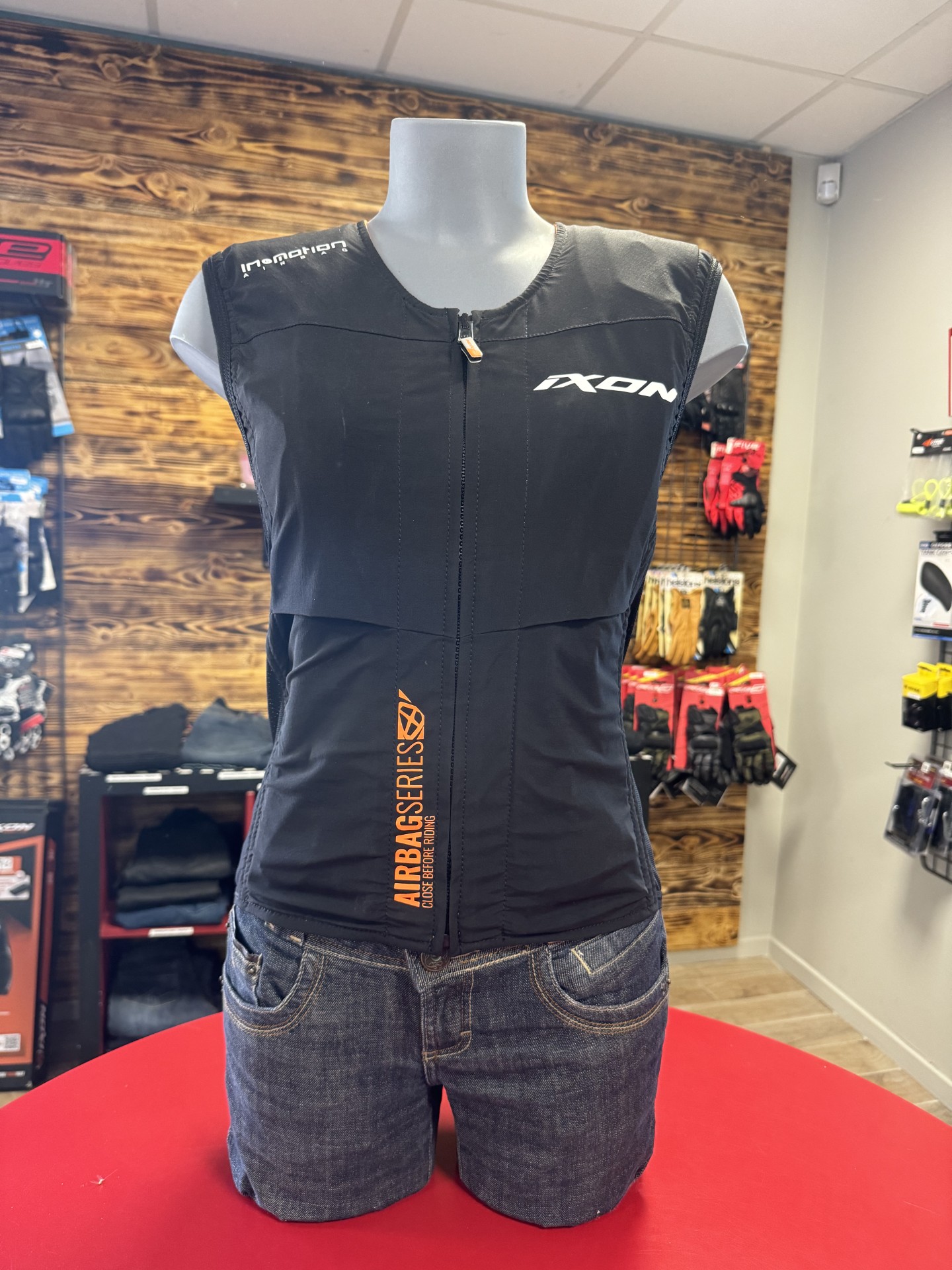 riders34equipementmotomotardshopmagasinbarmotogppistepistardheraultmontpellierooccitanieateliermecaniquepromo-giletixonairbagixu03-1