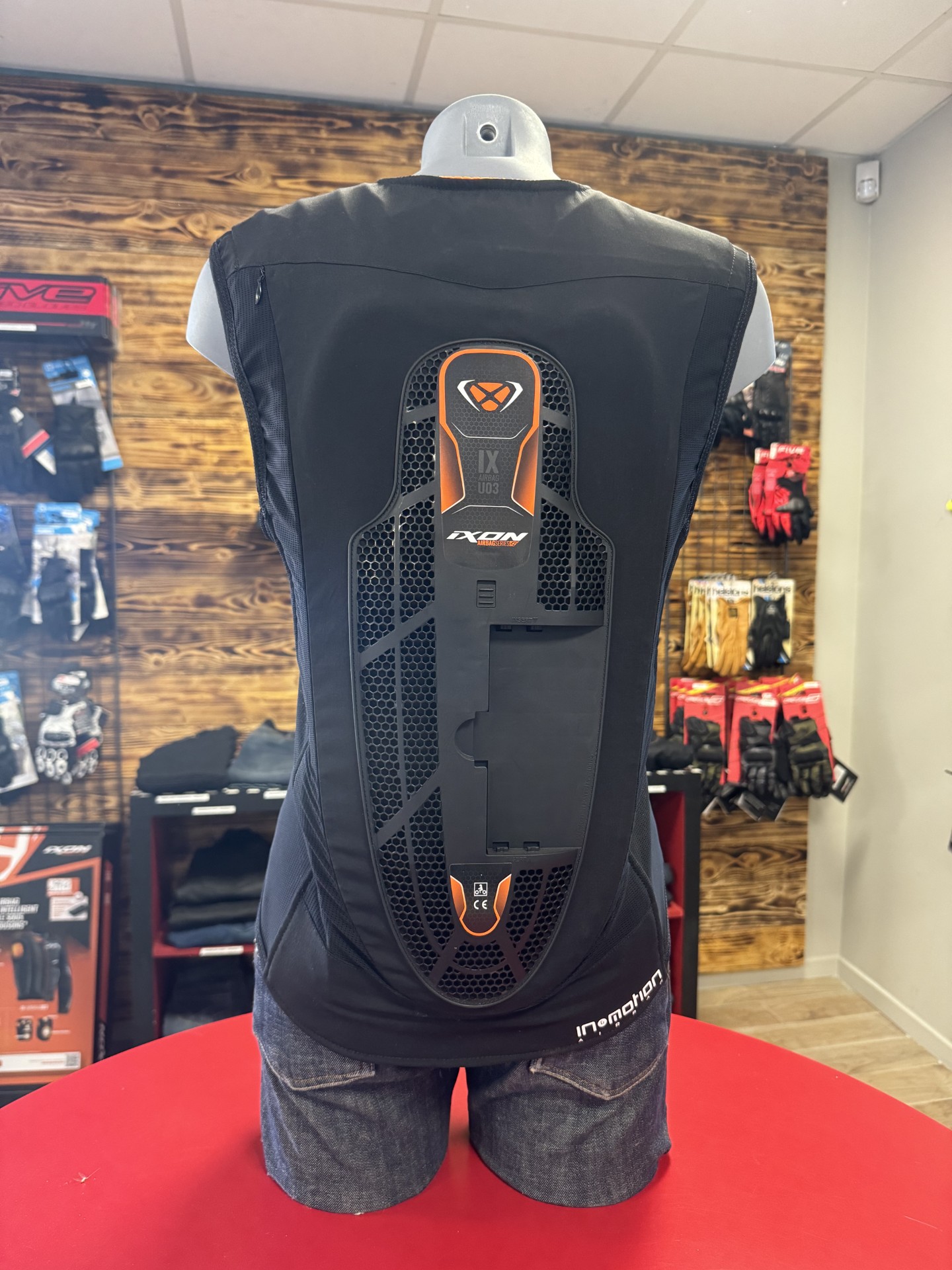 riders34equipementmotomotardshopmagasinbarmotogppistepistardheraultmontpellierooccitanieateliermecaniquepromo-giletixonairbagixu03-2