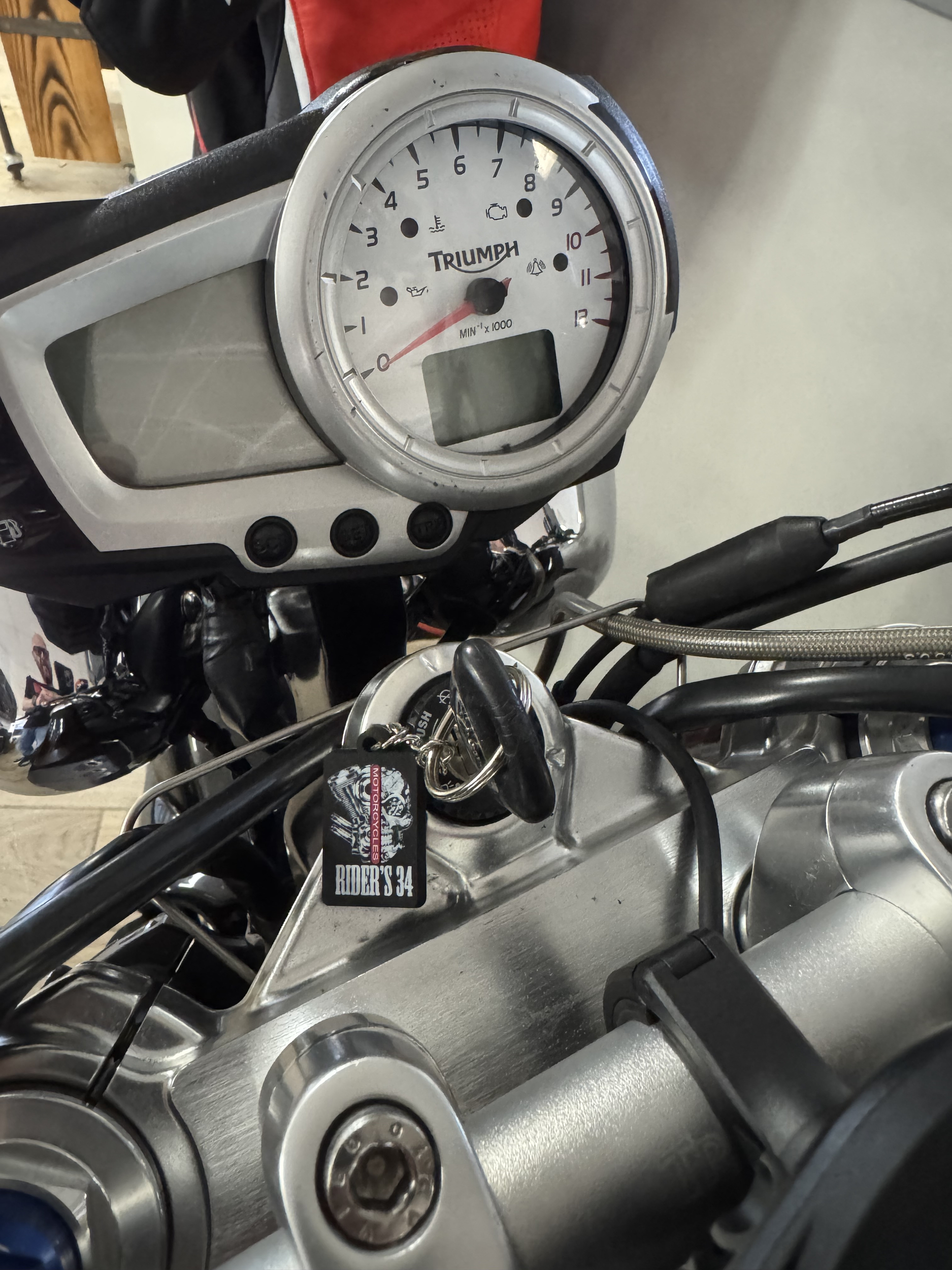 riders34shopmagasinateliermecaniquemotoequipementmotardmotopistepistardbarmontpellierheraultoccitanieconvivialitehomemadepvcpromo2