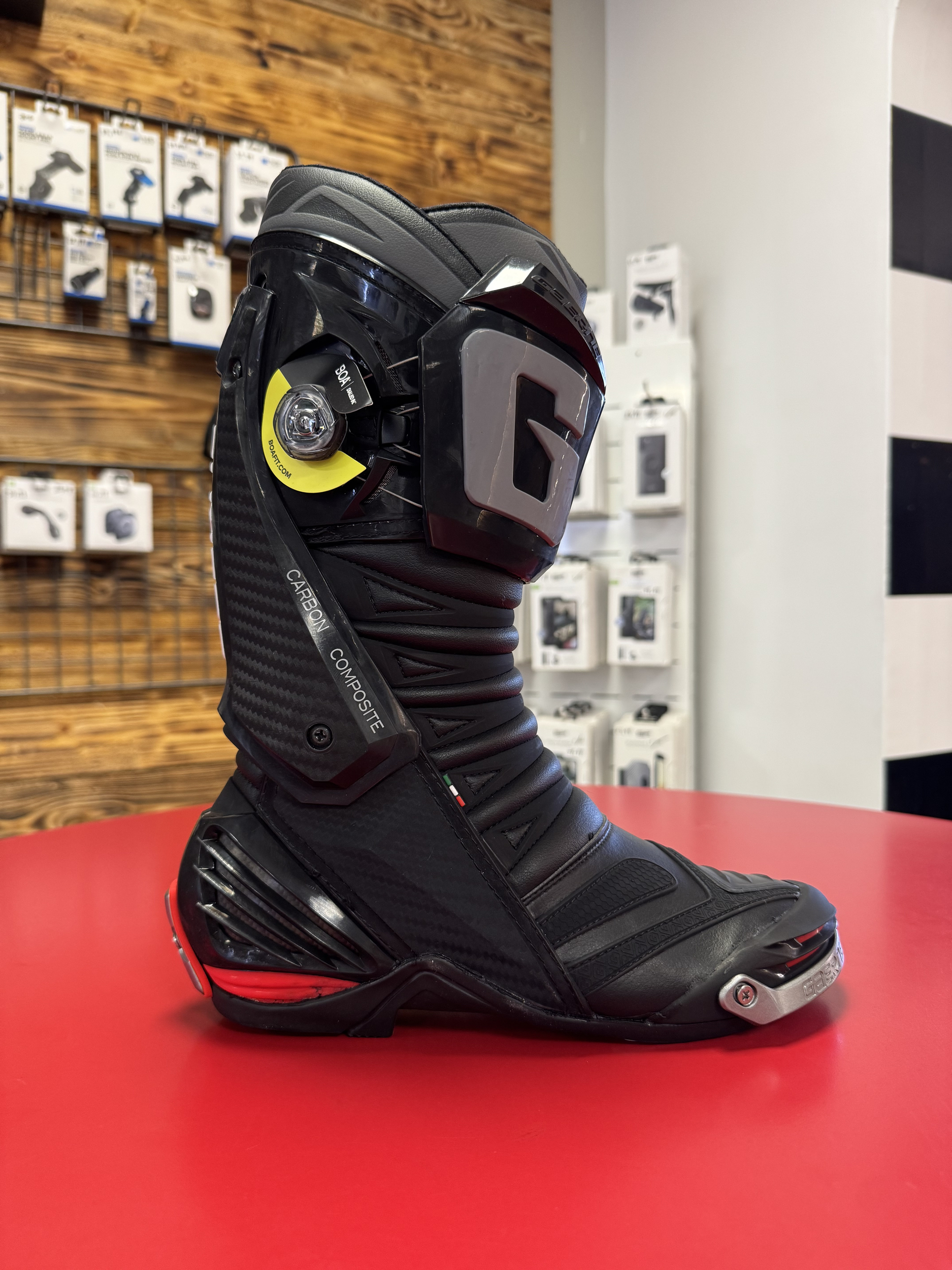 riders34shopmagasinequipementmotomotardateliermecaniquenewsitewebbarmontpellierheraultoccitaniepromo-bottesracingbootsgaernegp1evonoirblackrougeredpistepistard