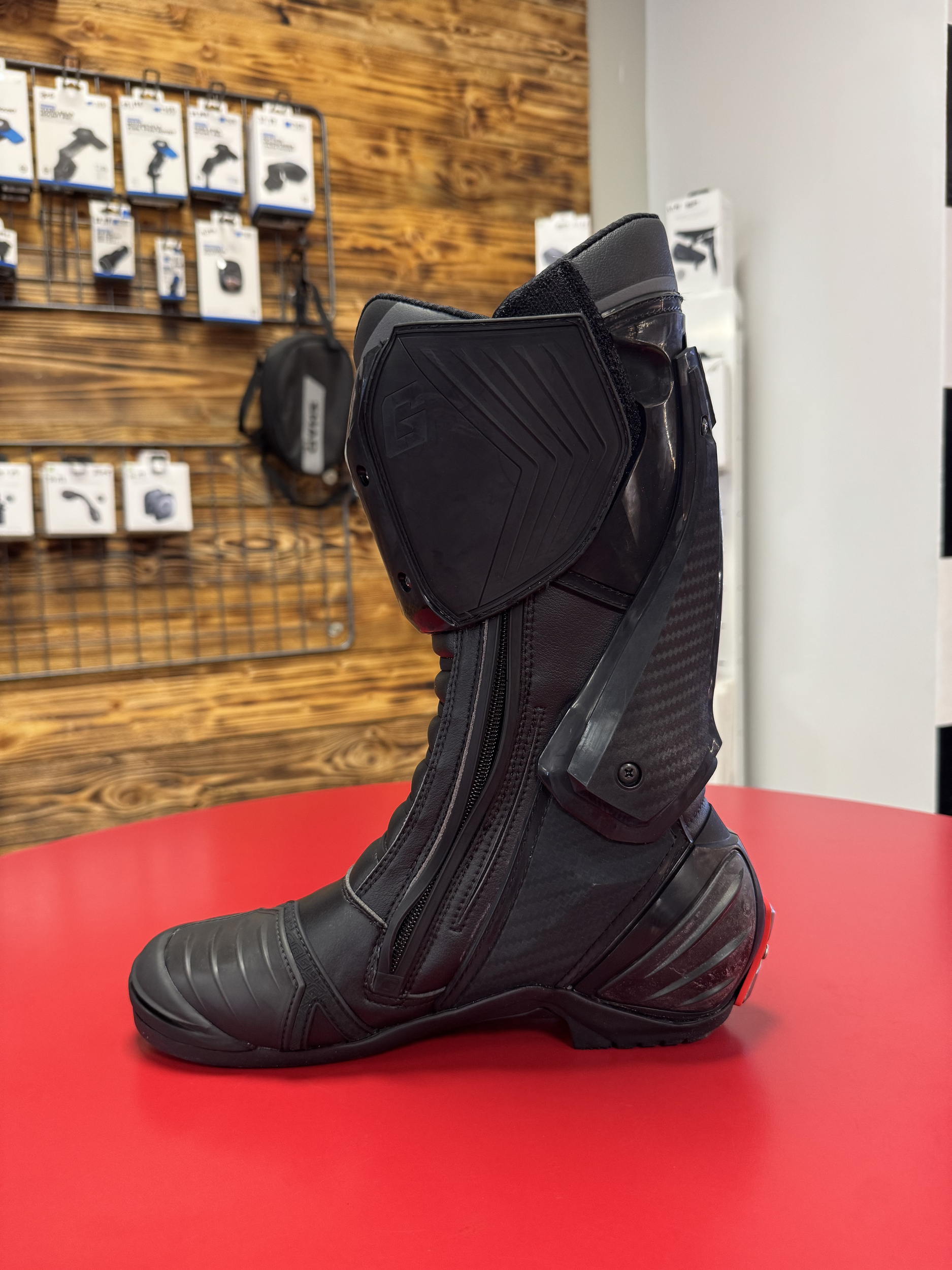 riders34shopmagasinequipementmotomotardateliermecaniquenewsitewebbarmontpellierheraultoccitaniepromo-bottesracingbootsgaernegp1evonoirblackrougeredpistepistard1