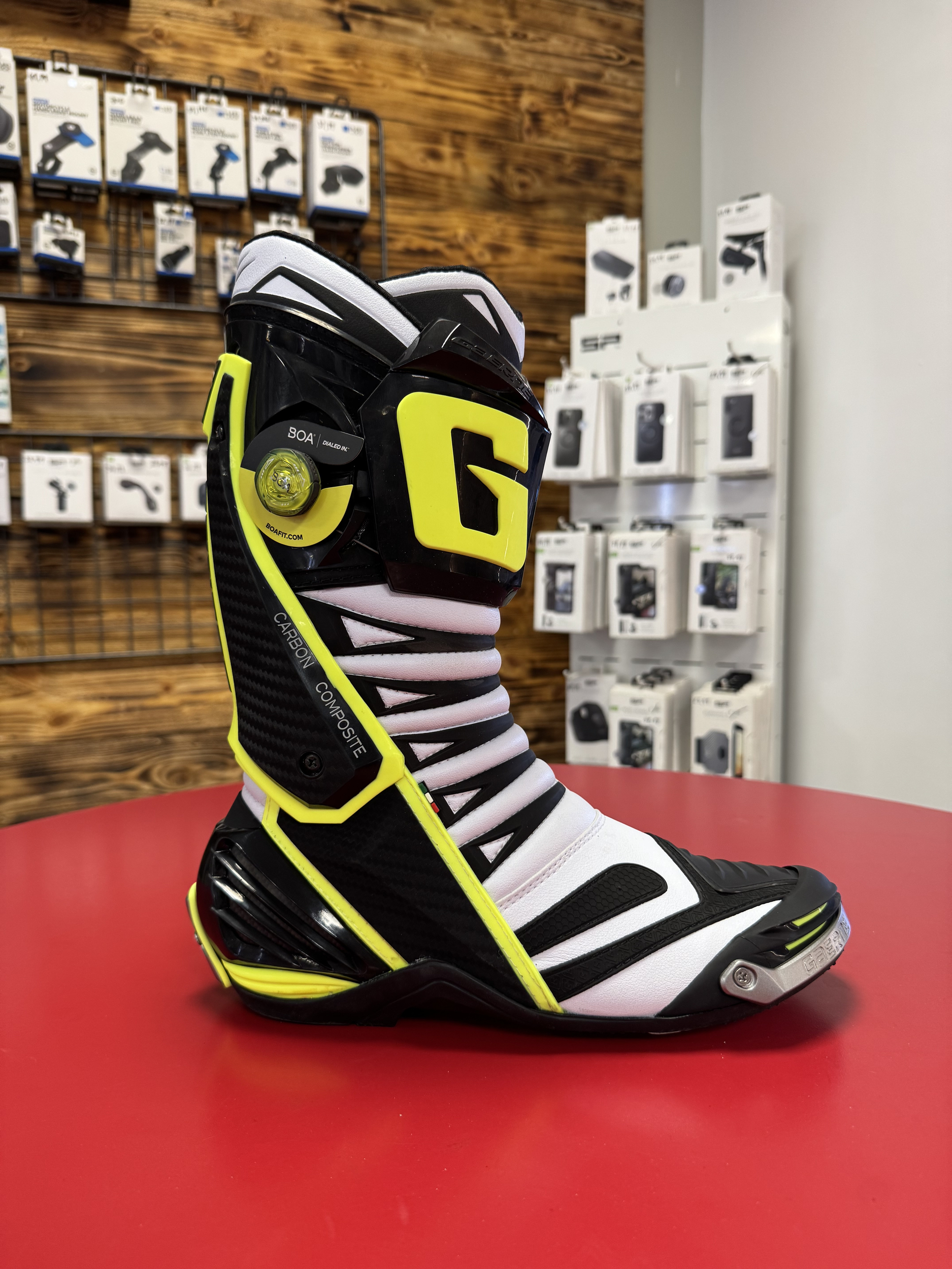 riders34shopmagasinequipementmotomotardateliermecaniquenewsitewebbarmontpellierheraultoccitaniepromo-bottesracingbootsgaernegp1evoyellowfluojauneblancpistepistard