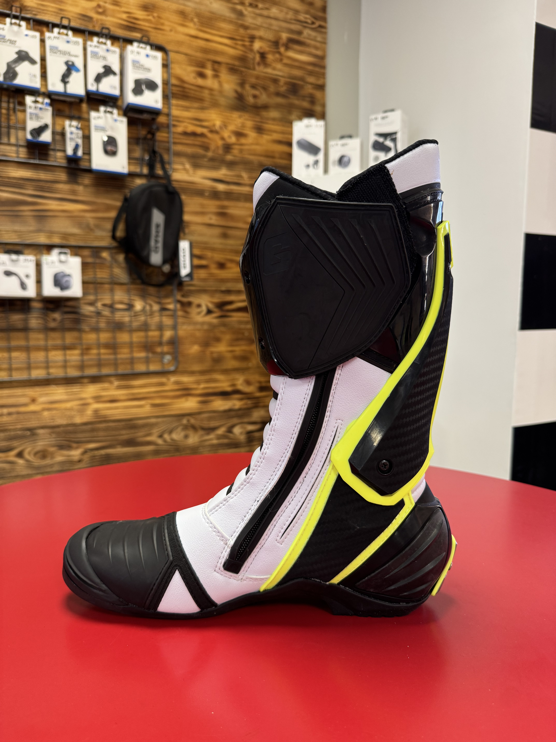 riders34shopmagasinequipementmotomotardateliermecaniquenewsitewebbarmontpellierheraultoccitaniepromo-bottesracingbootsgaernegp1evoyellowfluojauneblancpistepistard2