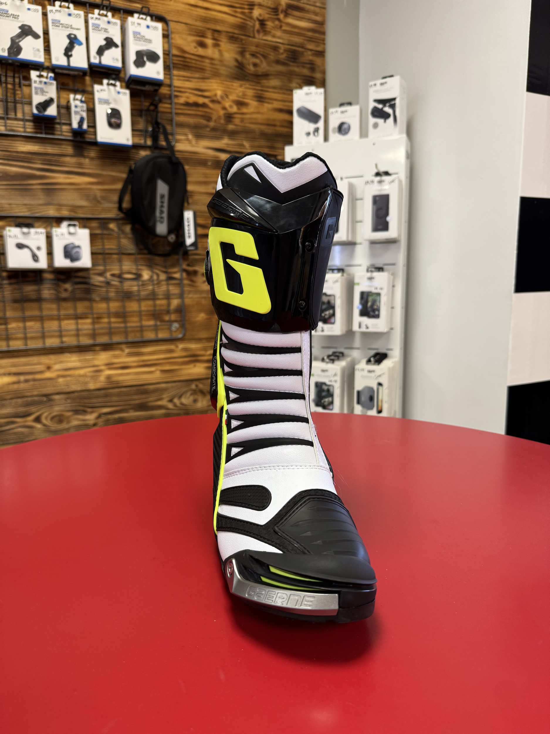 riders34shopmagasinequipementmotomotardateliermecaniquenewsitewebbarmontpellierheraultoccitaniepromo-bottesracingbootsgaernegp1evoyellowfluojauneblancpistepistard1