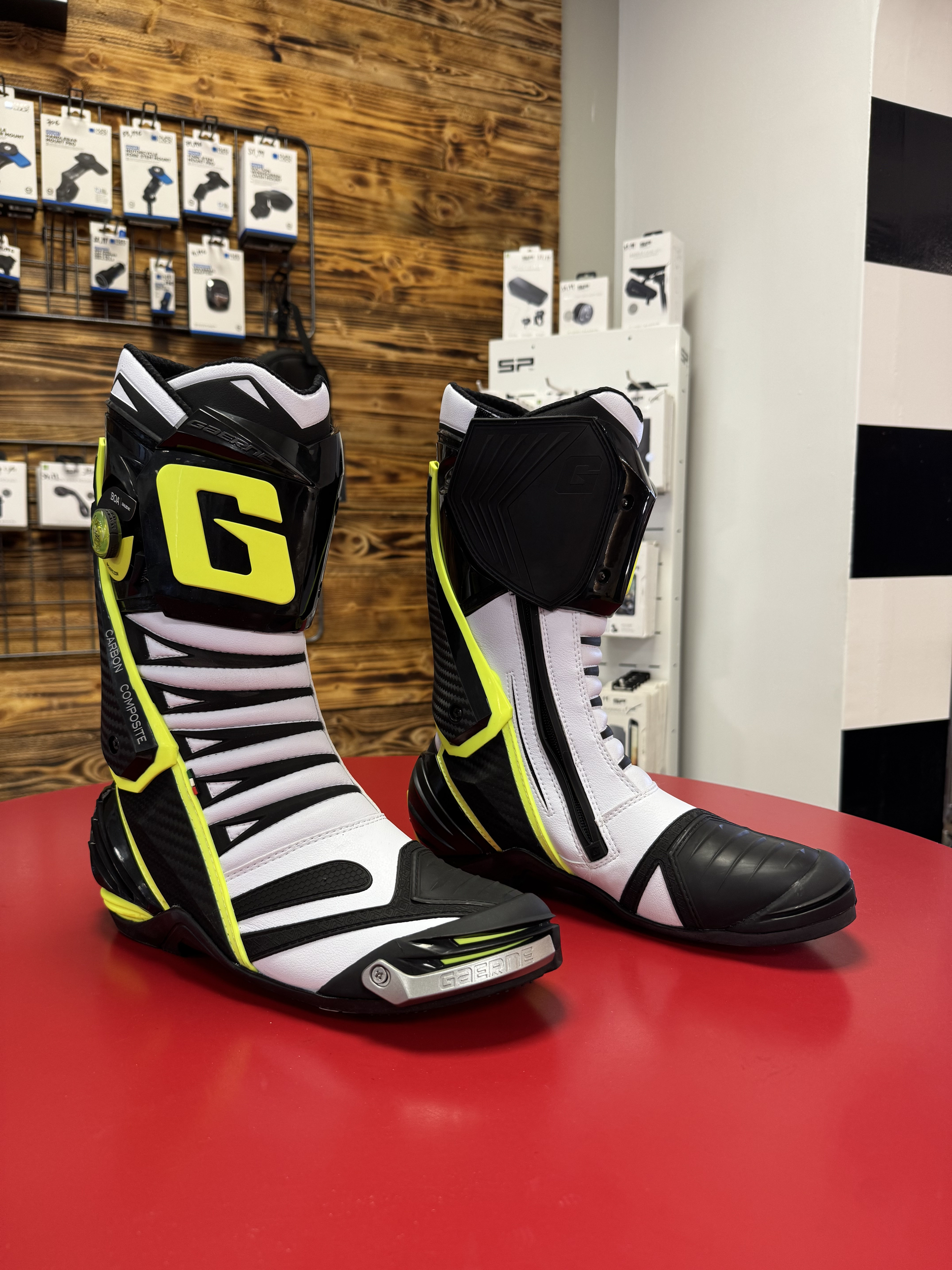 riders34shopmagasinequipementmotomotardateliermecaniquenewsitewebbarmontpellierheraultoccitaniepromo-bottesracingbootsgaernegp1evoyellowfluojauneblancpistepistard4