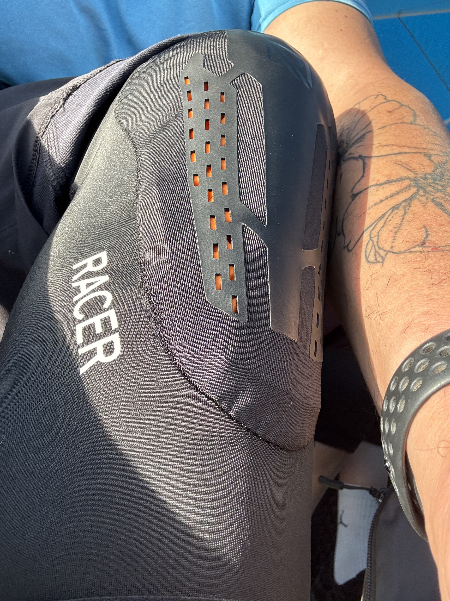 riders34shopmagasinequipementmotomotardvttaeprotectioncyclistegenouilleregenouxracerd30meshlycramontpellierheraultpromo-WILDKNEE0021