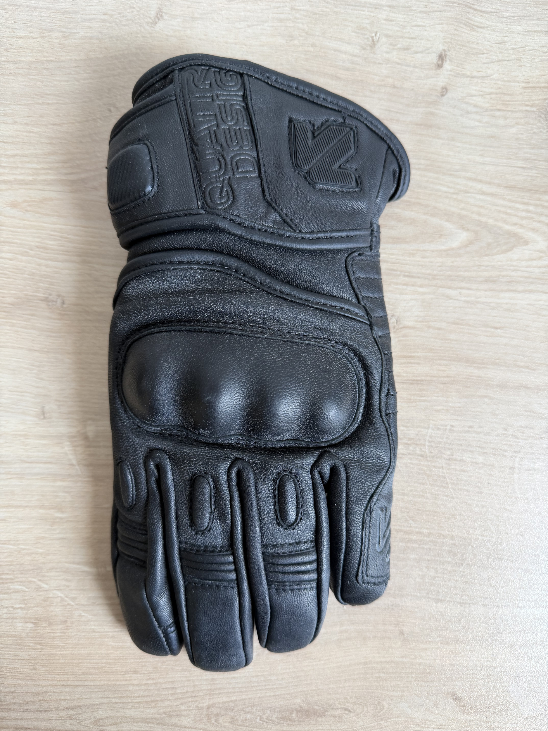 riders34shopmagasinequipementmotomotardateliermecaniqueentretienrevisionreparationmontpellierheraultbarpromo-gantvquattroadrianchaudhivercuircourtcoqueprotectiontactile3