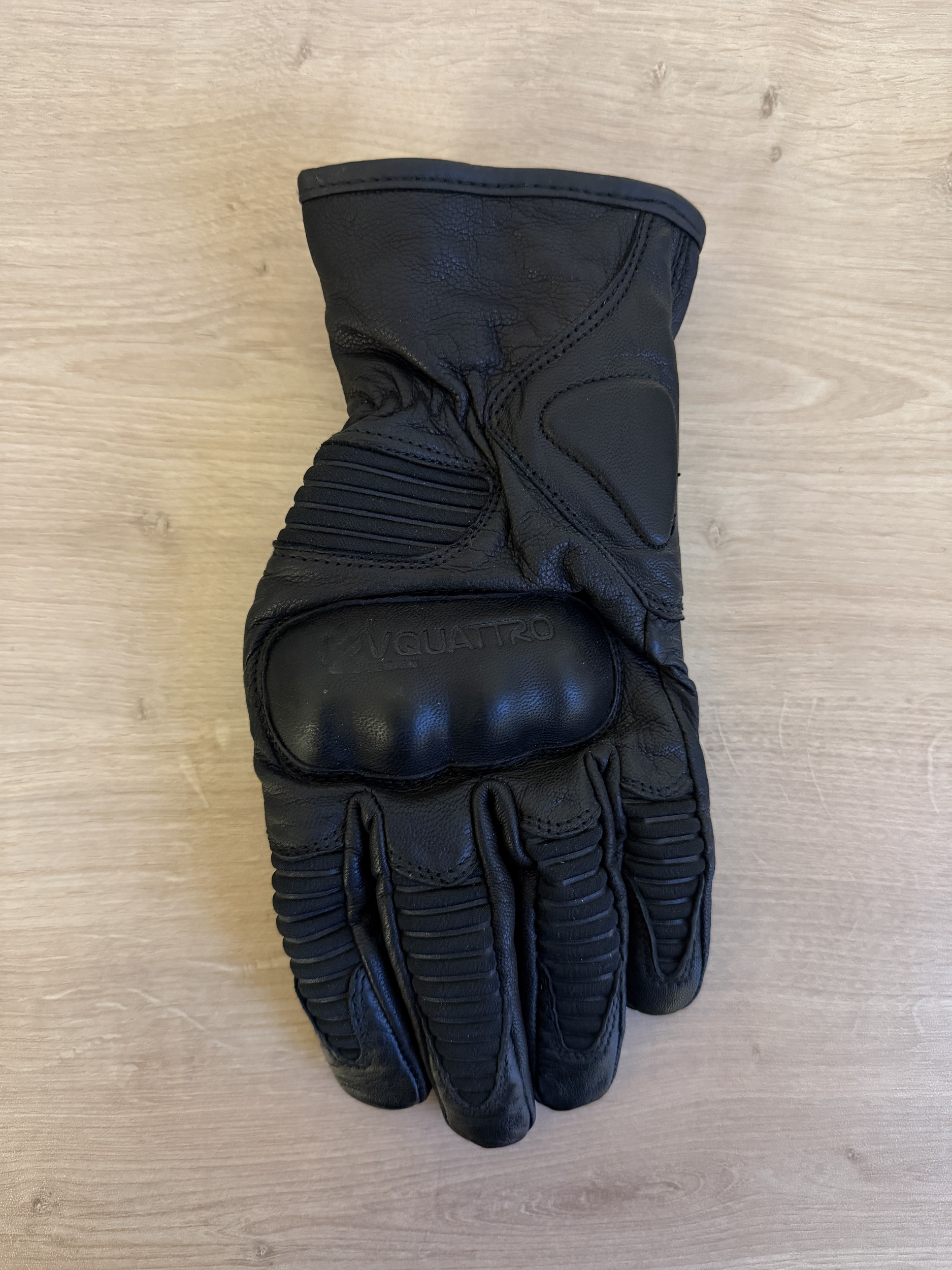 riders34shopmagasinequipementmotomotardbarmontpellierheraultateliermecaniqueentretienrevisionreparationmotopromo-ganthivervquattrogaragecuirchaudtactilecoquephalange3
