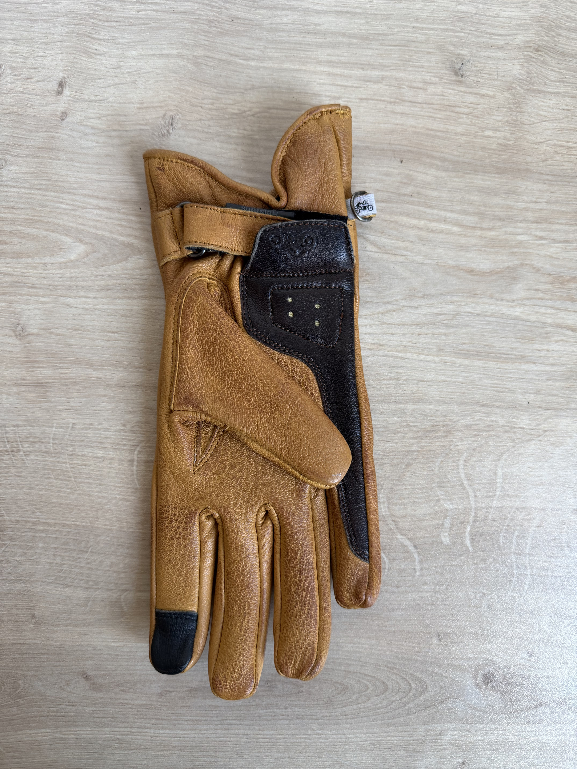 riders34shopmagasinequipementmotomotardateliermecaniqueentretienreparationmotobarmontpellierheraultsoldepromo-ganthelstonscondorcustombikerharleycuirtactile