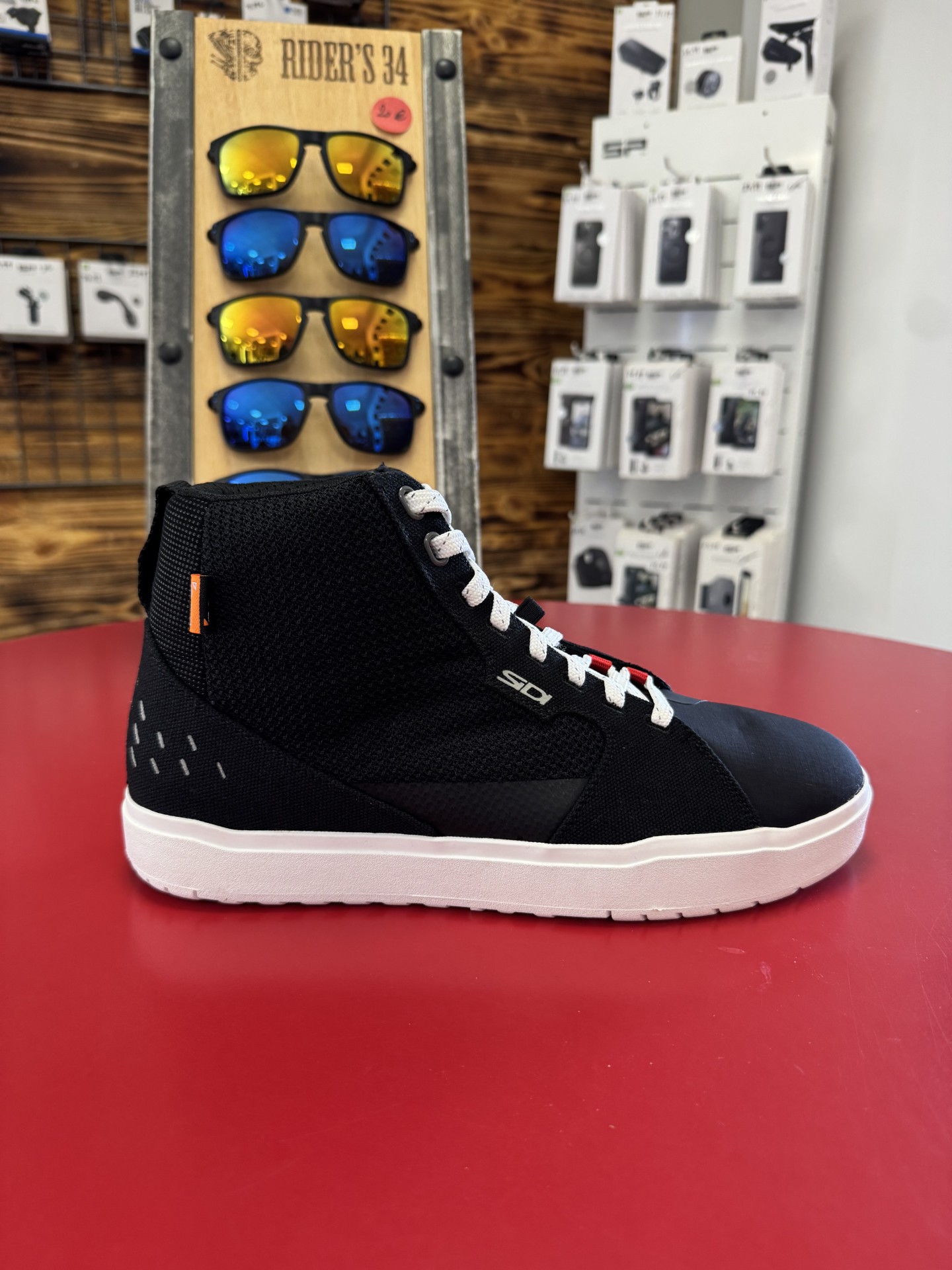 riders34equipementmotomotardbarmontpelliershopmagasinateliermecaniquebillardpistepistardprotectiond30maleolepromo-sidiarxairnoirblackblancwhite (2)