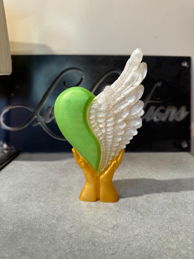 Coeur aile sur mains vert pomme 1