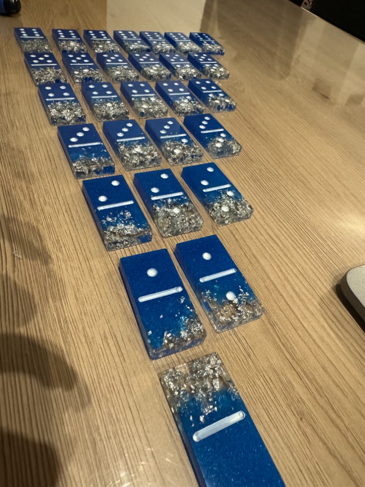 Dominos bleu argenté 1 a