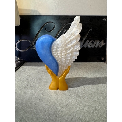 coeur aile sur mains bleu 1