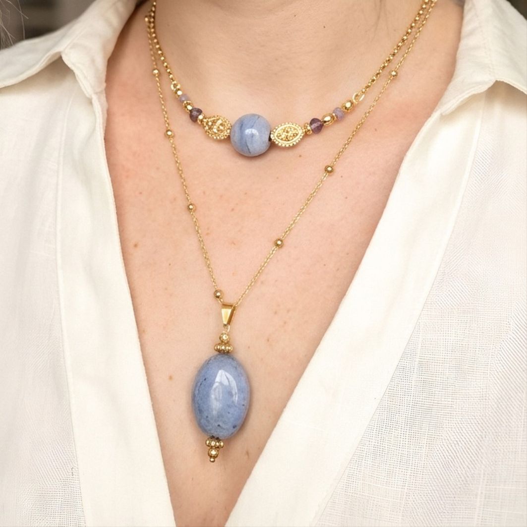 collier tamara et Adalie portés