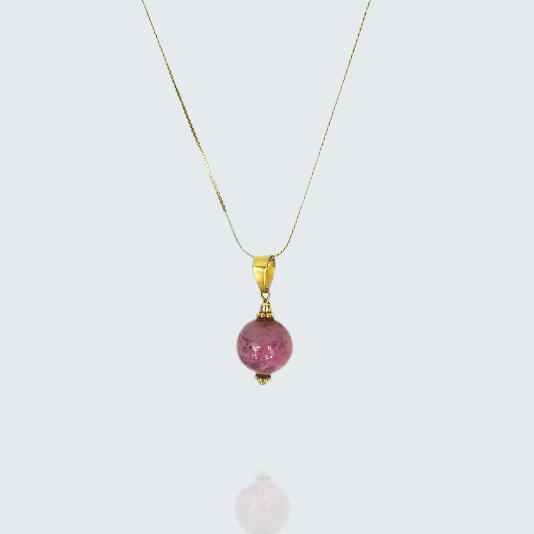 Collier orchidée chaîne en acier inoxydable perle fushia en béton boheme chic