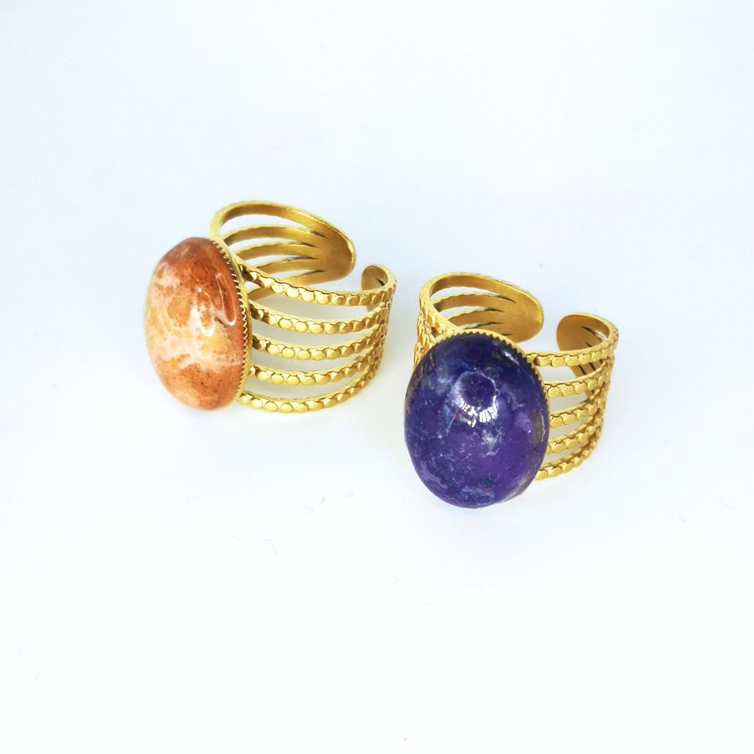 bague orange et bague violette