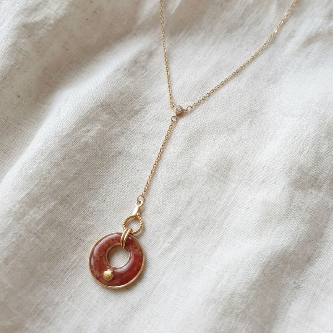 collier y crépuscule