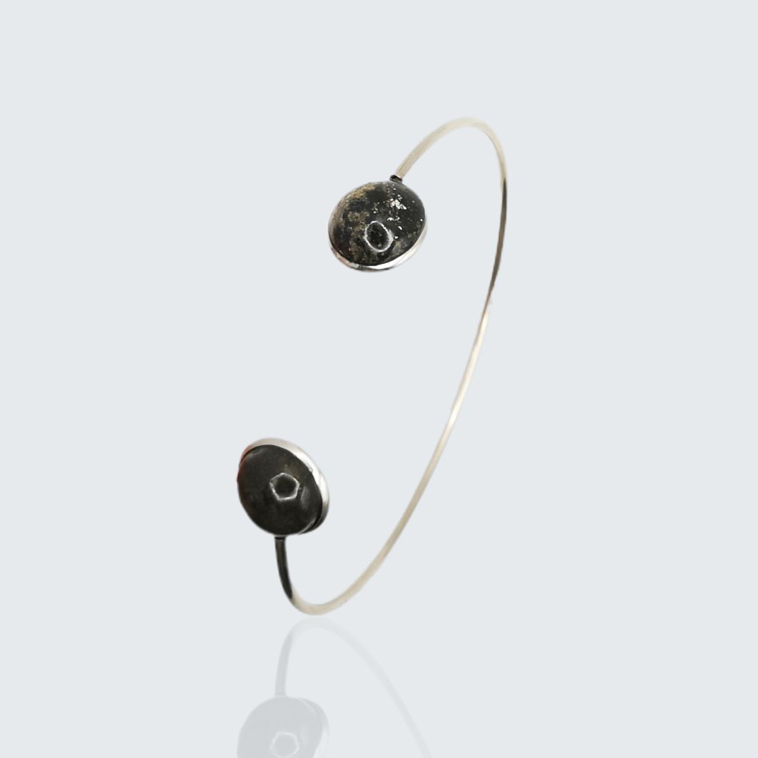 Jonc apollo argent et béton marbré noir pour femme