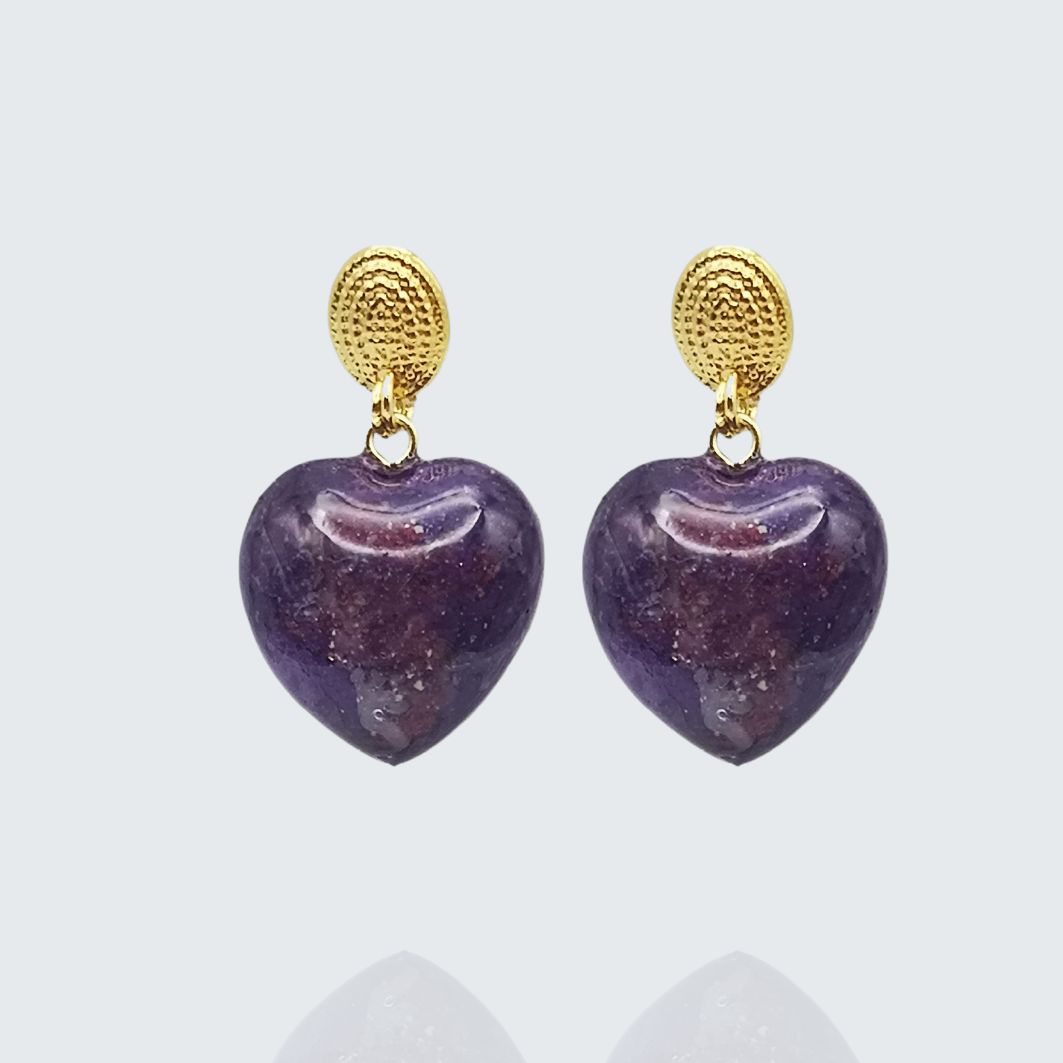 Boucles doreilles Prune en acier inoxydable et coeur violet en béton