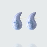 Boucles doreilles gouttes incurvées bleu ciel en béton