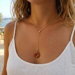 collier en y crépuscule pendenti en béton orange serti d un coquillage