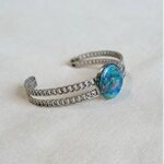 Jonc Sothis argenté ajustable, pierre en béton irisé bleu-vert sertie sur double bande ajourée