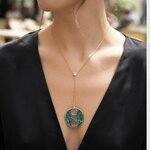 Collier Y Lunar porté acier inoxydable et pendentif béton irisé bleu vert