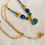 Collier Imhotep en acier doré, perles de verre et pendentif béton irisé