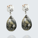 Boucles d'oreilles Poison argent en acier inoxydable et béton marbré noir avec incrustation de feuille d'argent