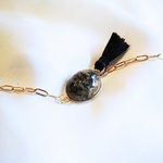 bracelet pompon or détails