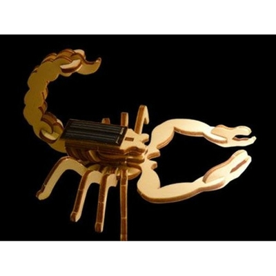maquette-en-bois-scorpion-solaire