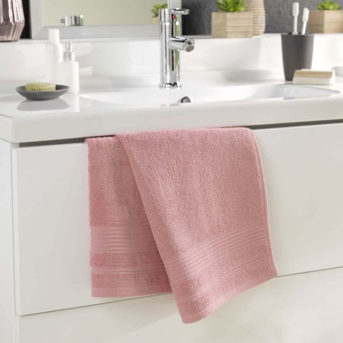 serviette-toilette-50x90cm-500gcm²-rose-clair (1)