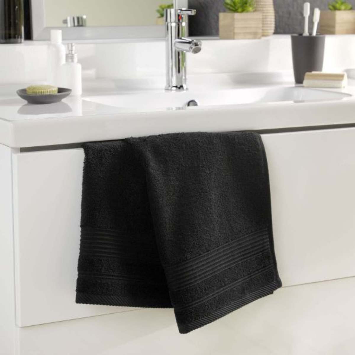 serviette-toilette-50x90cm-500gcm²-noir (1)