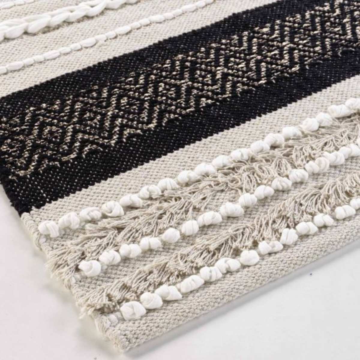 tapis-déco-120x170cm-naturel-noir-blanc-avec-fils-métallisés (1)