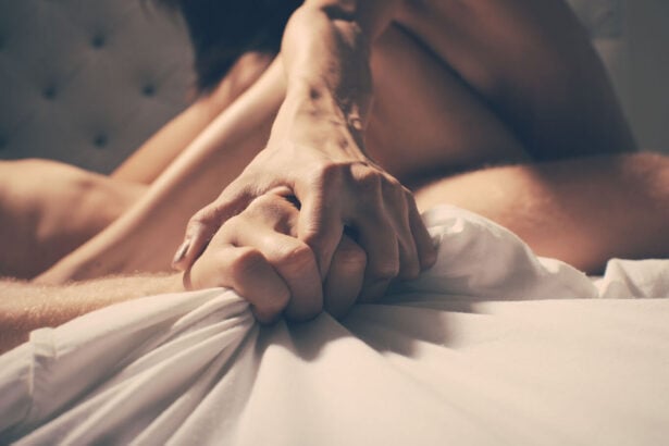 combien fois couple heureux fait amour 615x410