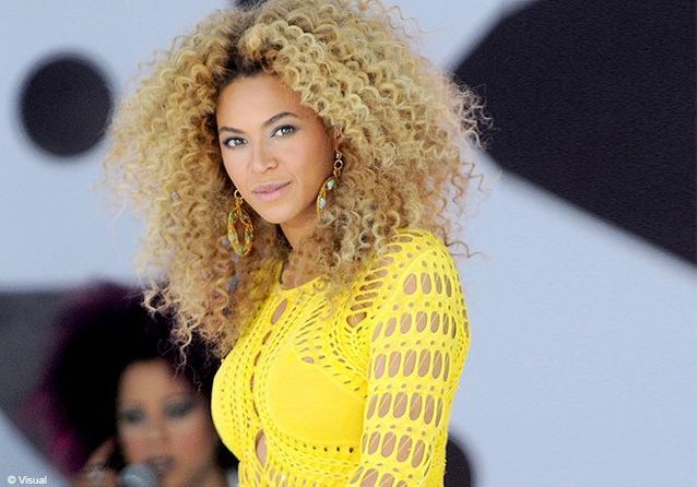 cheveux boucles frises 30 stars donnent le ton