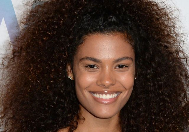 sur instagram tina kunakey s affiche desormais sans maquillage