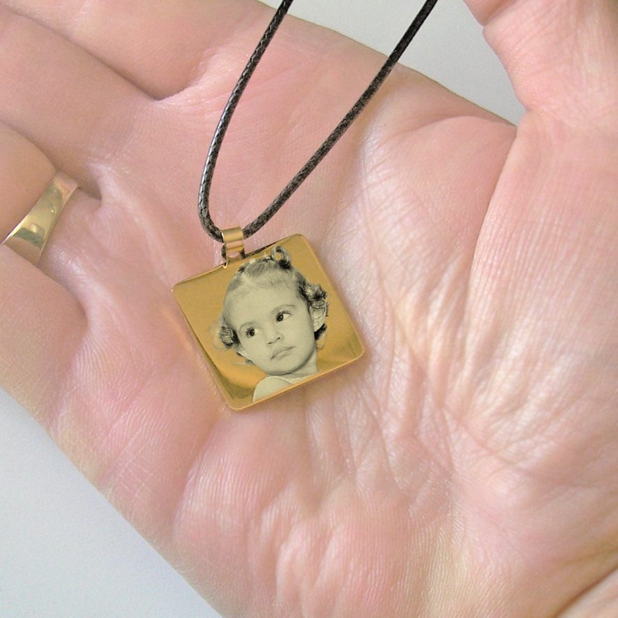 Collier gravé avec photo