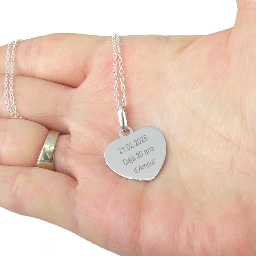 Message gravé sur un collier coeur argent