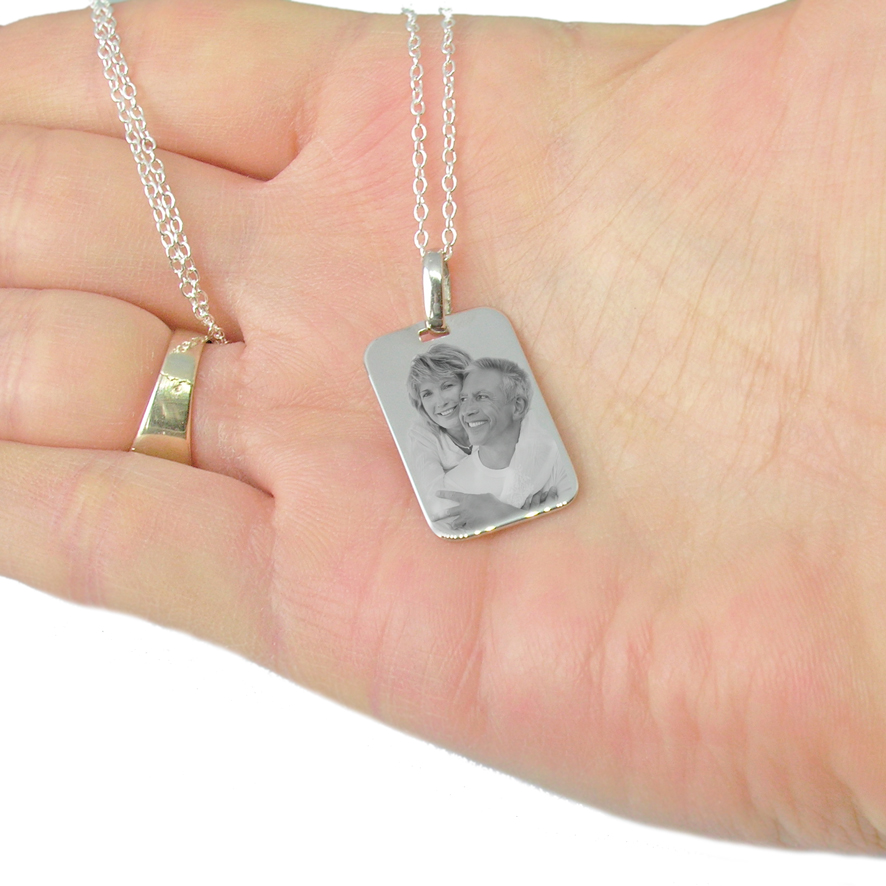 Photo gravée sur pendentif en argent - Main Image