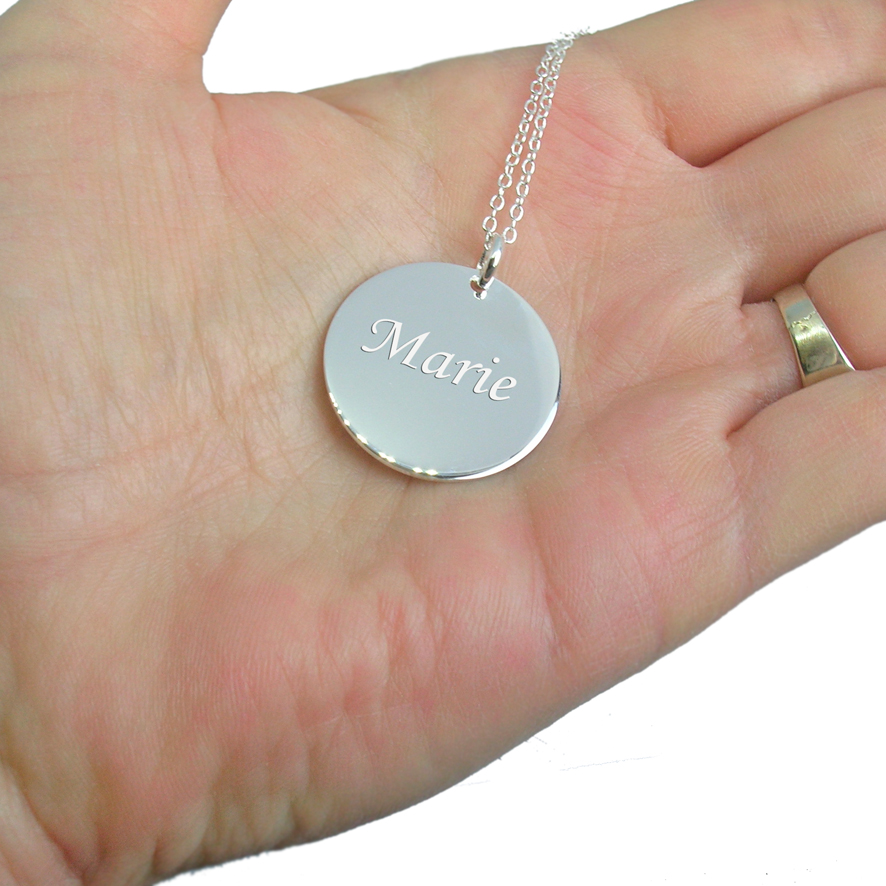 Gravure de photo personnalisée sur médaillon en argent