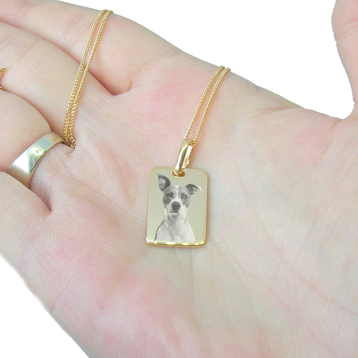 Faire graver son chien sur un pendentif