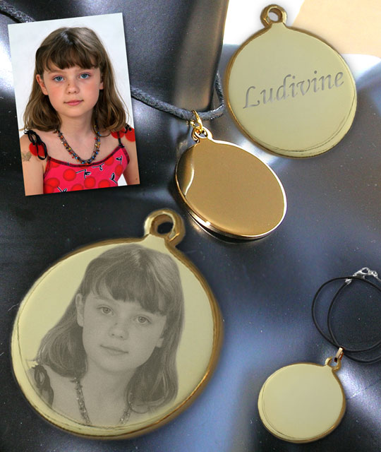 Médaillon collier personnalisé