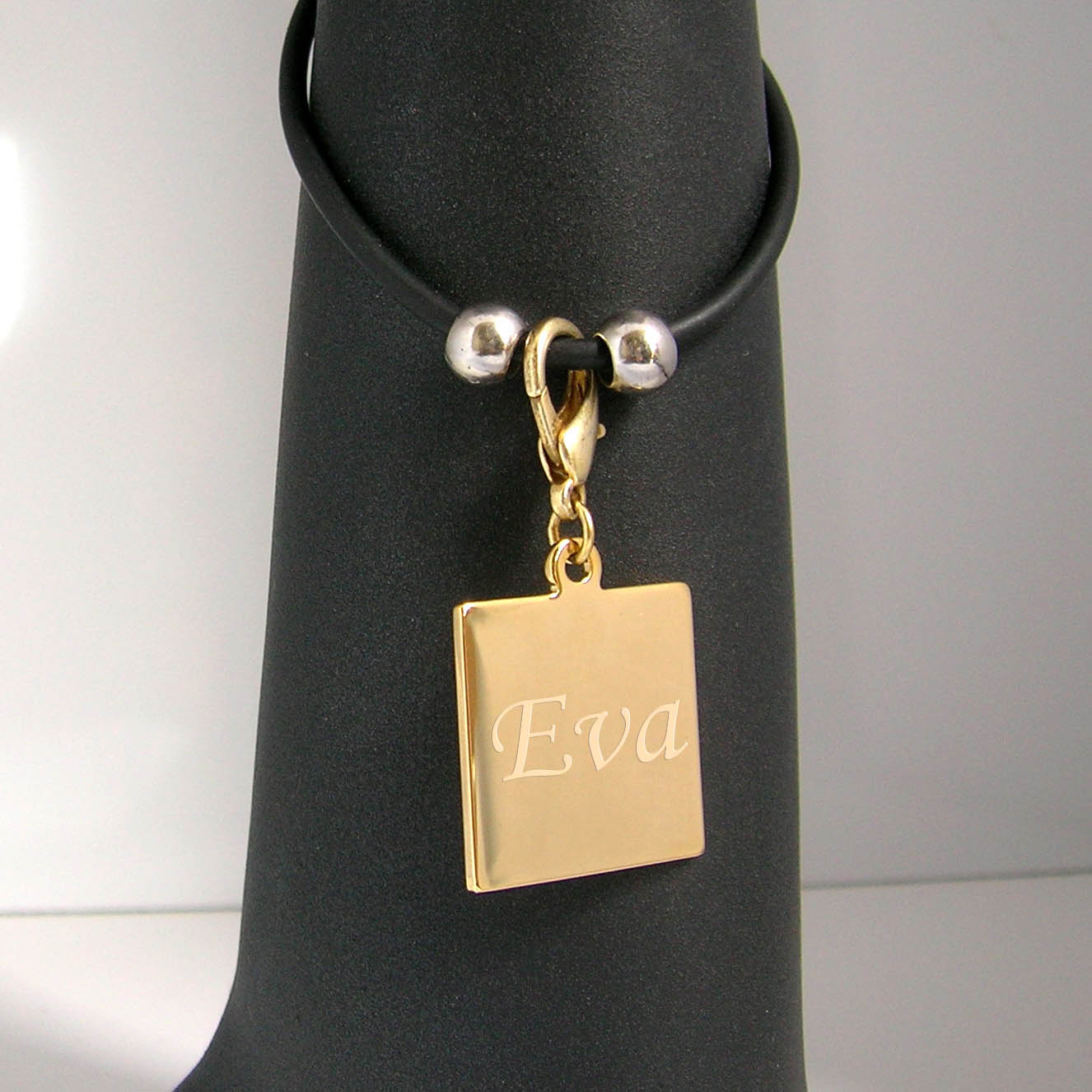 Bracelet gravure forme carre