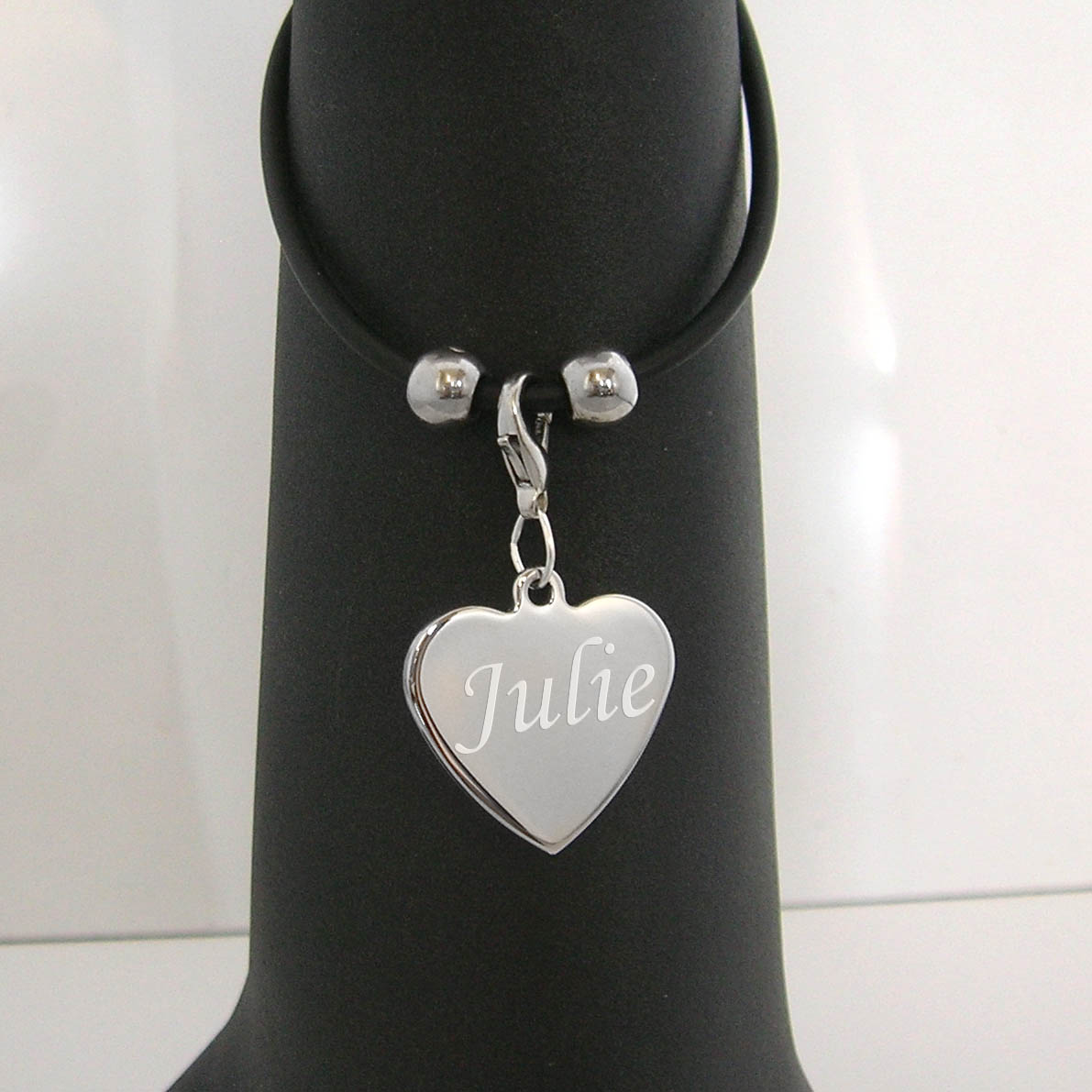 Bracelet avec un coeur gravé
