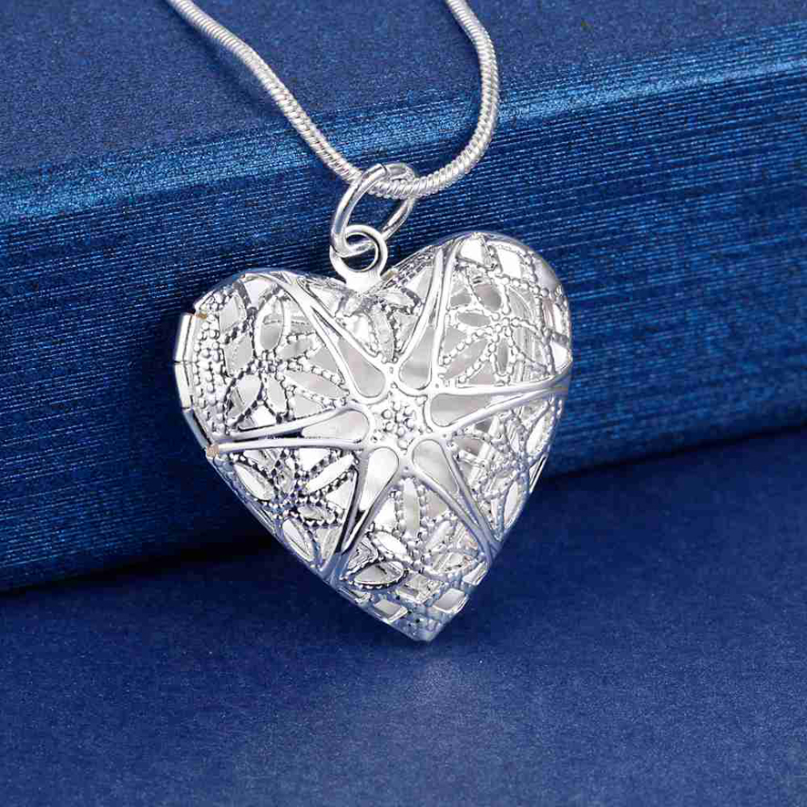 Collier coeur qui souvre pour mettre photo