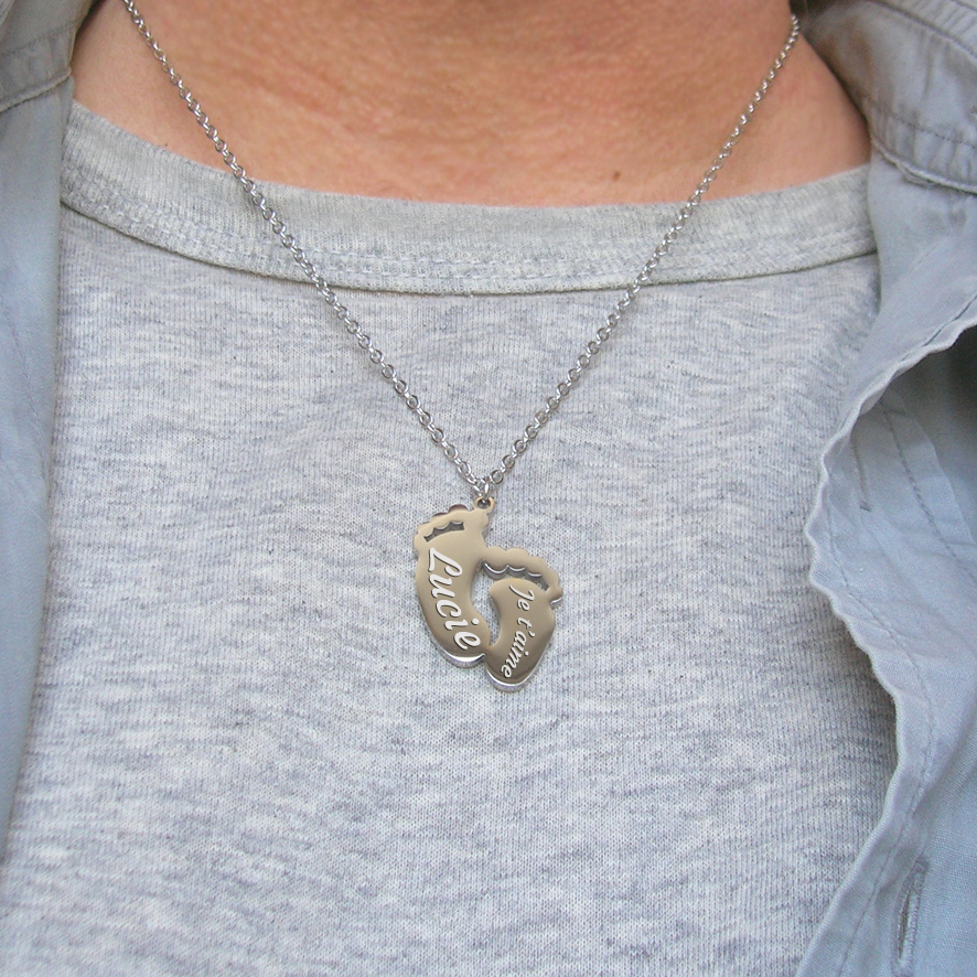 Pendentif pieds bébé