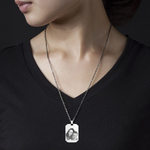 Photo gravée sur collier