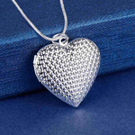 Pendentif collier coeur avec motif